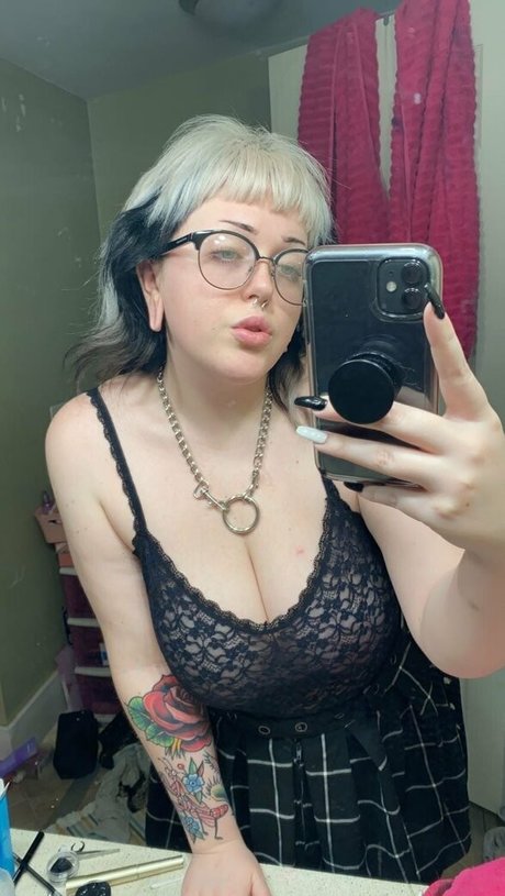 free nsfw peaches_ nudes actress images