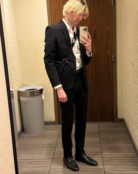 xqcow1 pornstar naked archive