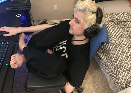 xqcow1 perfect pornstar photo