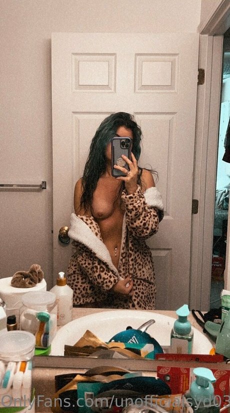 unofficialsyd03 nude star picture