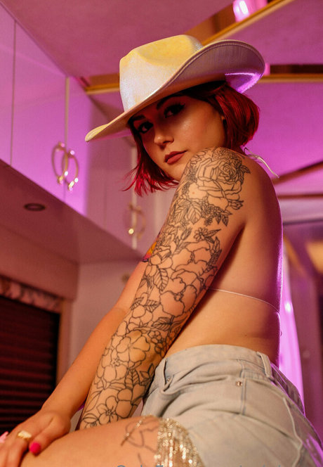 aziebugx hot star photos