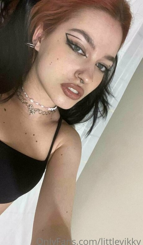 littlevikky erotic actress photos