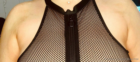 thrilllhoe free naked model photos