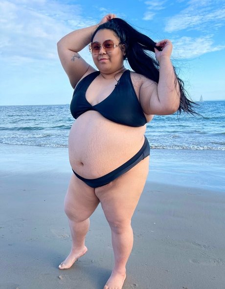 asian girlfriend onlyfans nude images