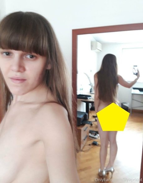 lilyapricot model porn pic