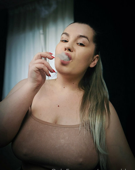 evegoddes pretty model images