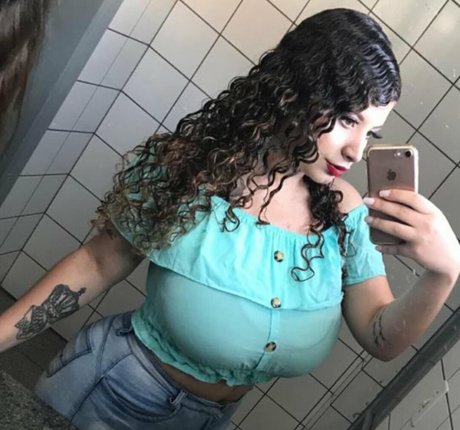 Ashley Alves hot star photo