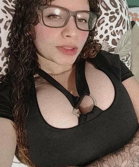 Ashley Alves model best picture