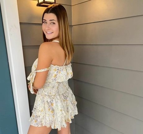 Emma R B model adult img