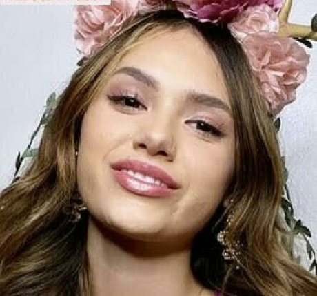 Ilyflowersx pornstar nude photo