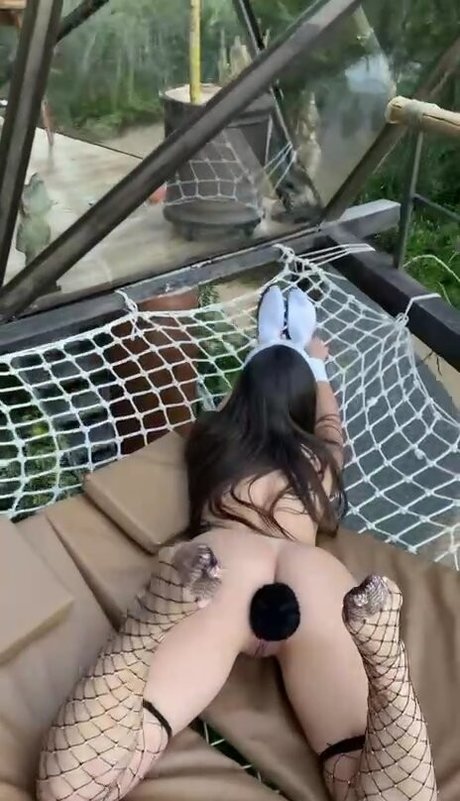 Dyh Costa star sexy images