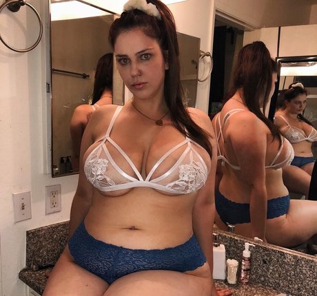 skinny onlyfans hot photos