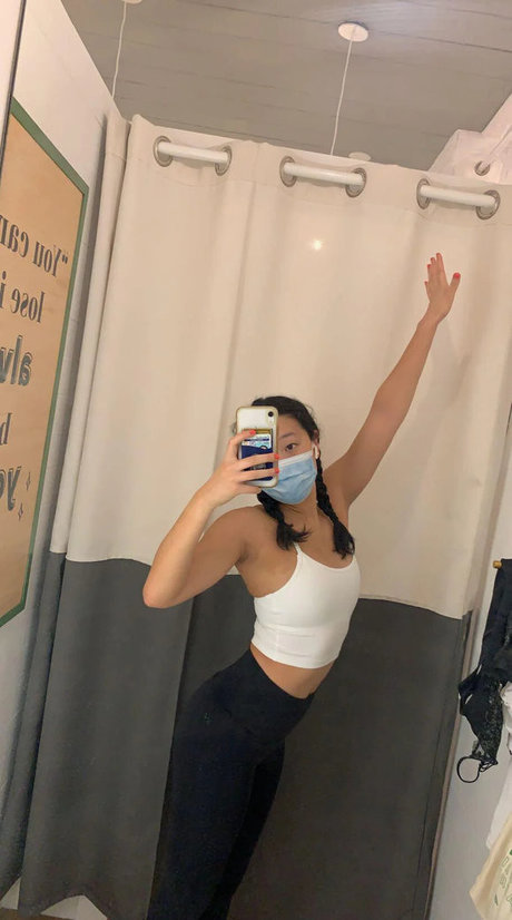 Alison L erotic actress picture