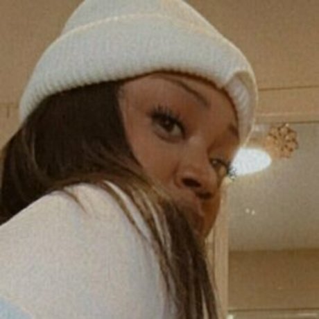 juicywxnter model high quality photos