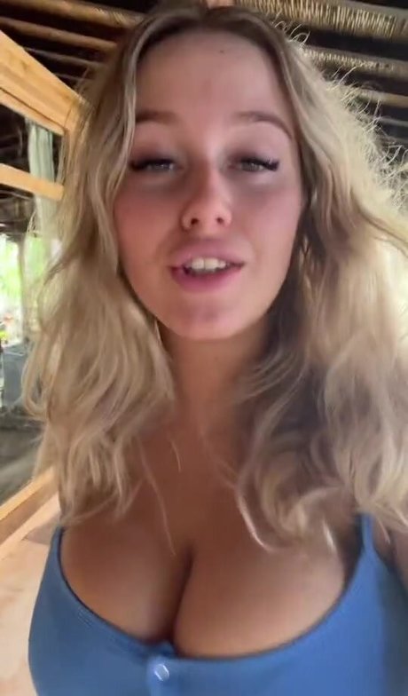 big tits young onlyfans hot nude pic