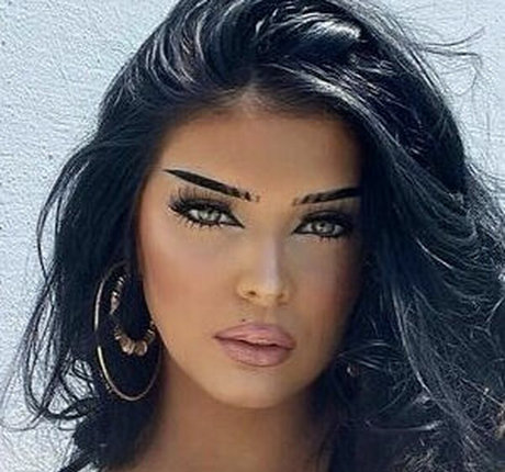 Taylor Nicole Chambers beautiful star image