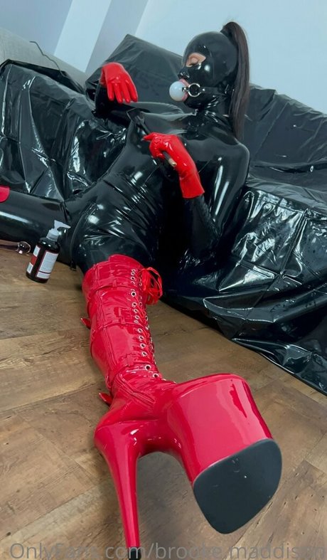 Brooke Maddison xxx model picture