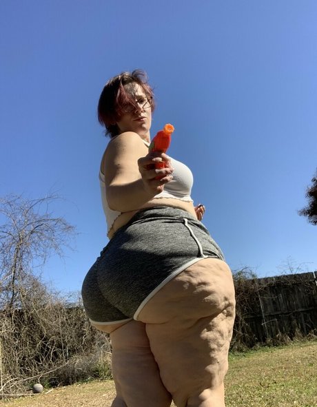 hourglassleigh pornstar adult galleries