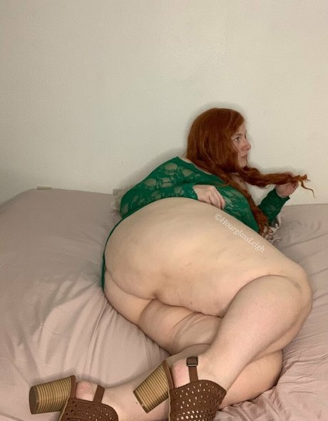 hourglassleigh model beautiful galleries