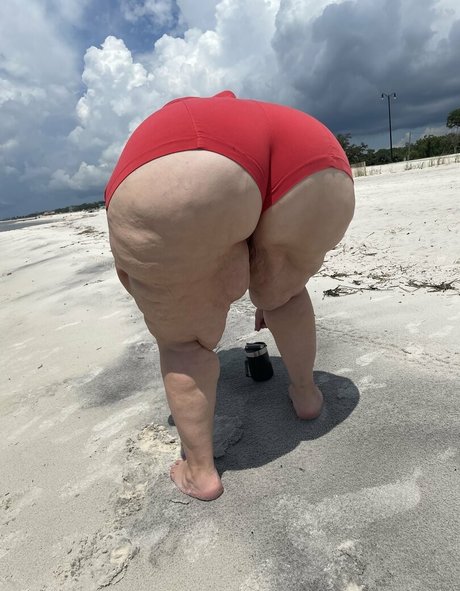 hourglassleigh Best Profile Photo