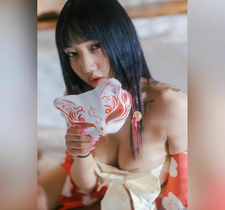 ChloeChoi420 naked model gallery