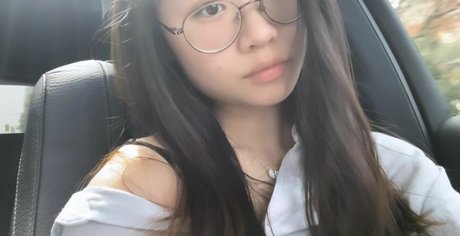 urshortie model nudes img