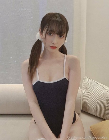 brown eyes kitty onlyfans hot sexy pictures