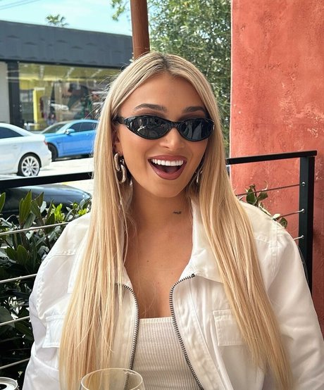 Camaryn Swanson beautiful pornstar image