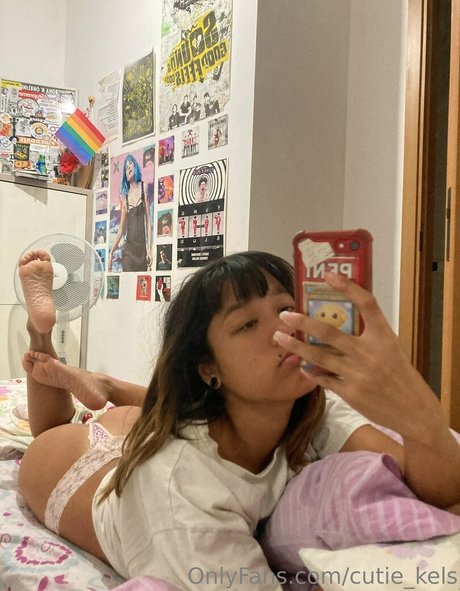 cutie kels adult model image