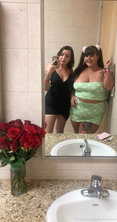 lydiaonline nude model photo