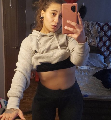 Emm Loomis adult model pics