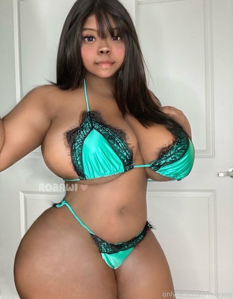 roarwie nudes actress pics