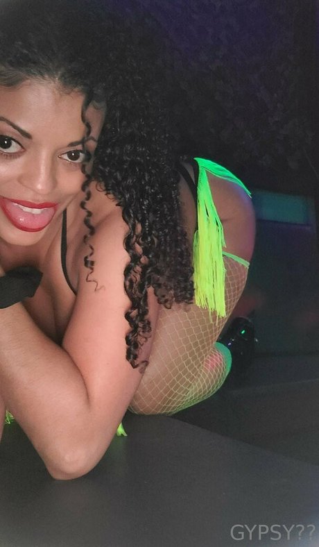 aligurlgypsy212 art star photo