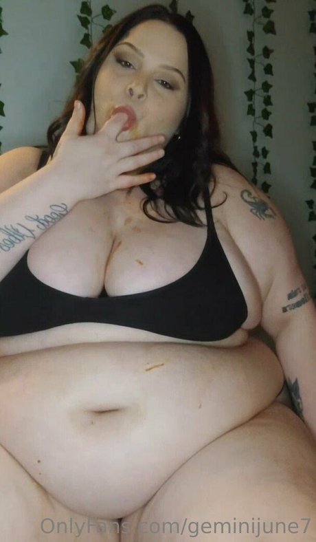 geminijune7 pornstar adult image