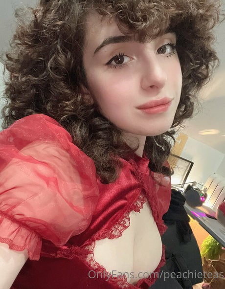 Peachieteas free model pictures
