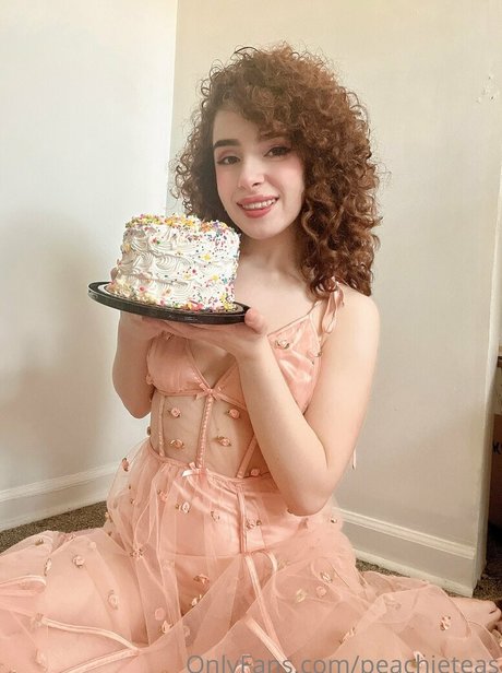 Peachieteas star sexy photos