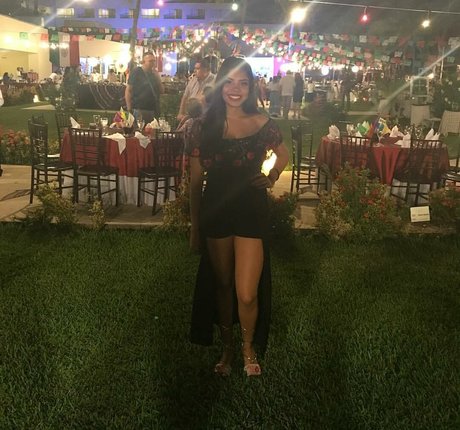 Karen Garcia beautiful star picture