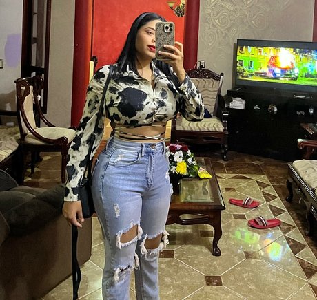 Karen Garcia naked star pic