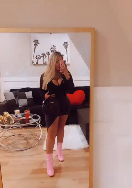 Tatiana Gianacopoulos hot model pics