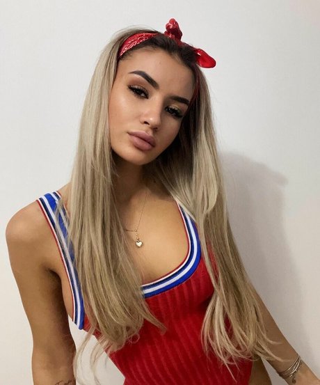 Biancabiiiib xxx actress pictures