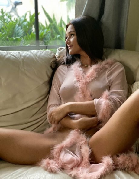 Shelby Robbins beautiful actress photos