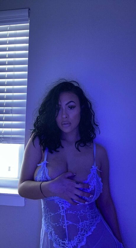 Kaylina Eileen model exclusive picture