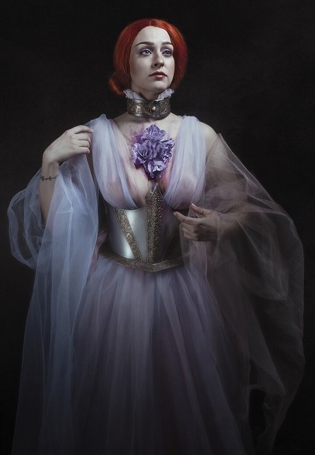 Senedy erotic actress gallery