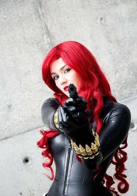 Arual Ebiru Cosplay star porn picture