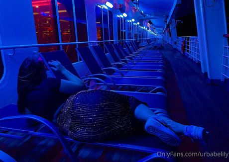 urbabelily art model picture