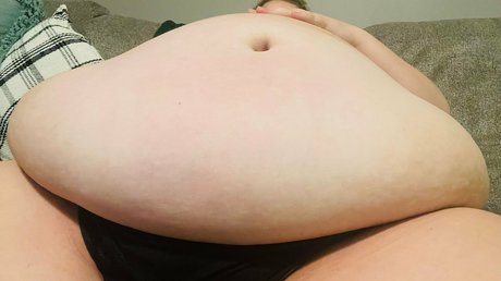 ella jo 28 naked star image