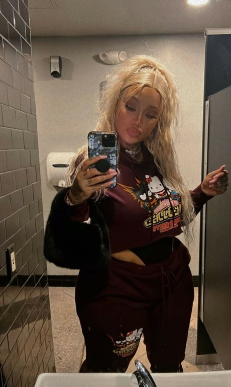 Donna Lombardi model hot images