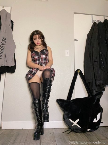 angelgutz star naked pics