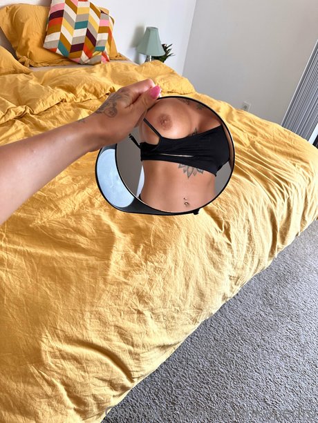 Karinkapedro naked model archive