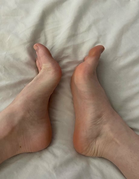 _angdje nude model img